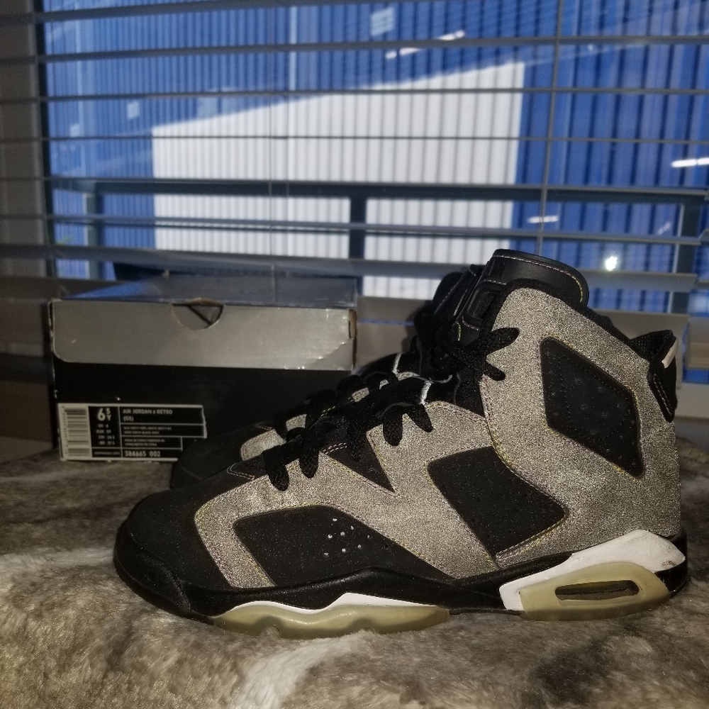 Youth JORDAN RETRO 6- Varsity Purple / Maize